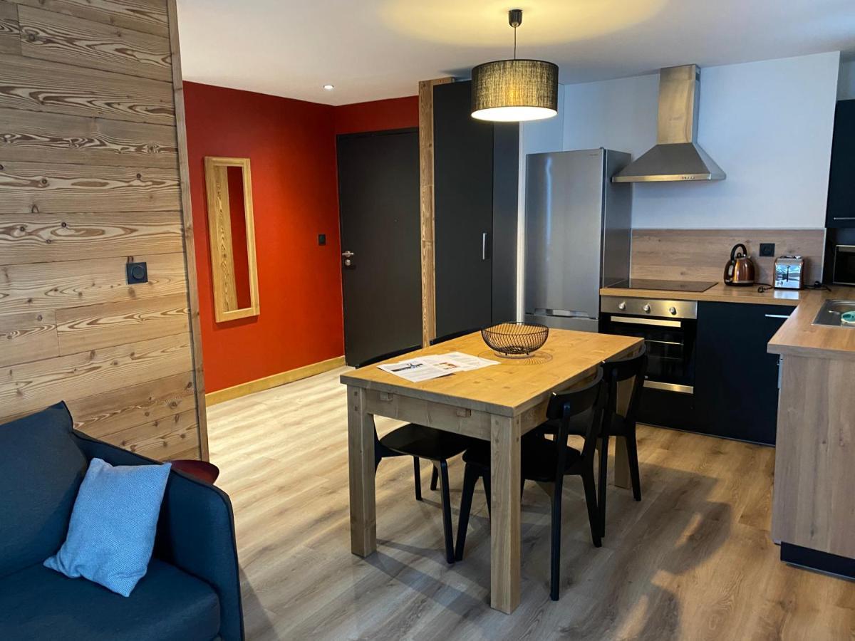 Residence Les 3 Sommets Sarcenas Bagian luar foto
